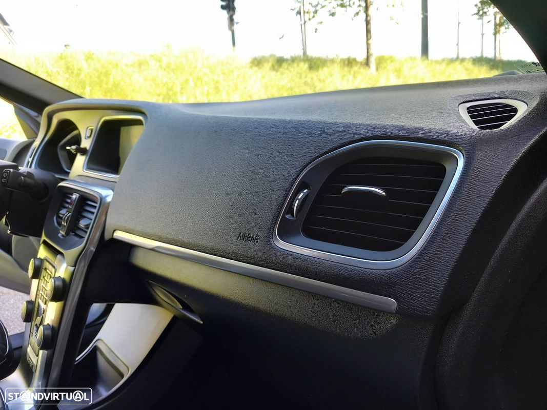Volvo V40 1.6 D2 R-Design Momentum - 33