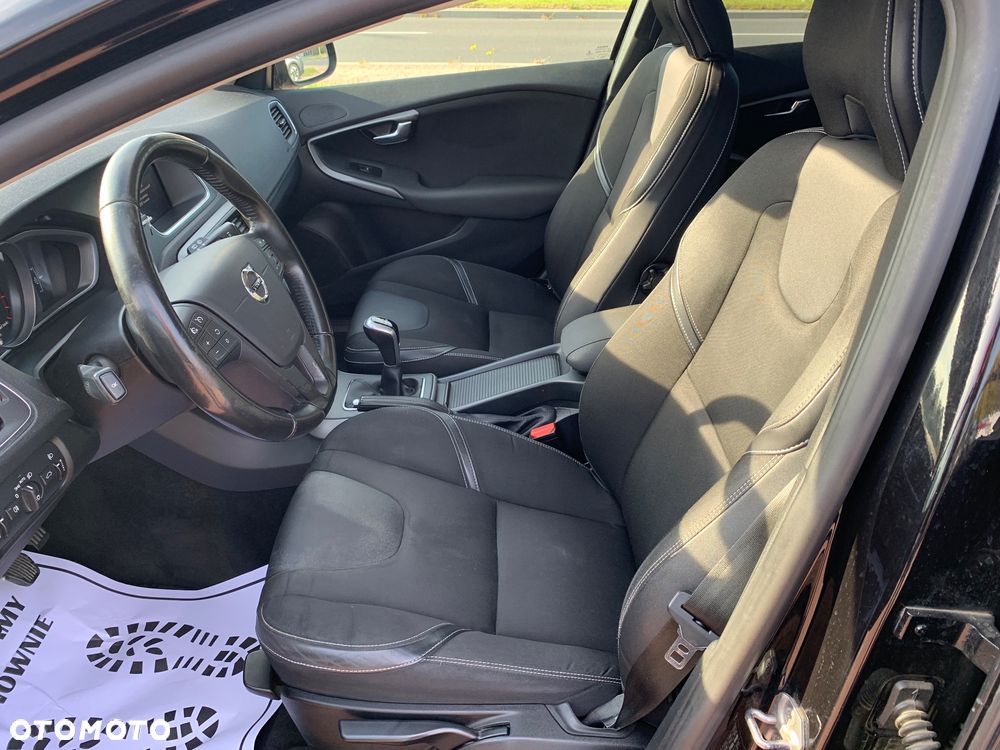 Volvo V40 T2 Momentum - 17