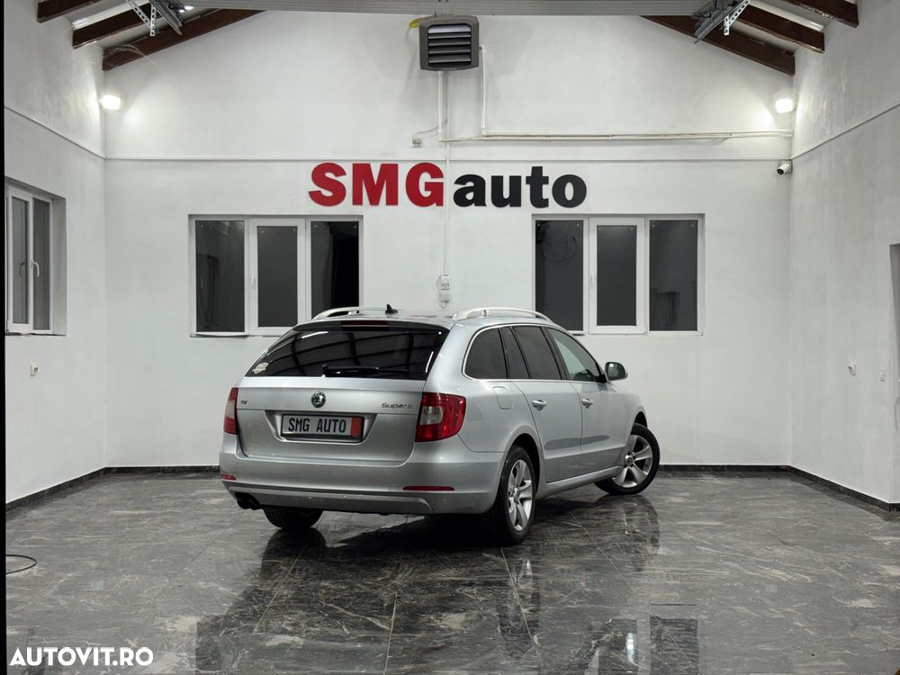 Skoda Superb 2.0 TDI DSG Exclusive - 3