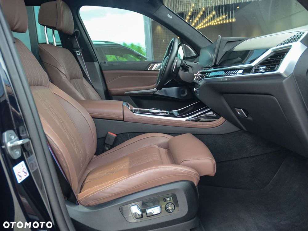 BMW X7 M60i xDrive mHEV sport - 32