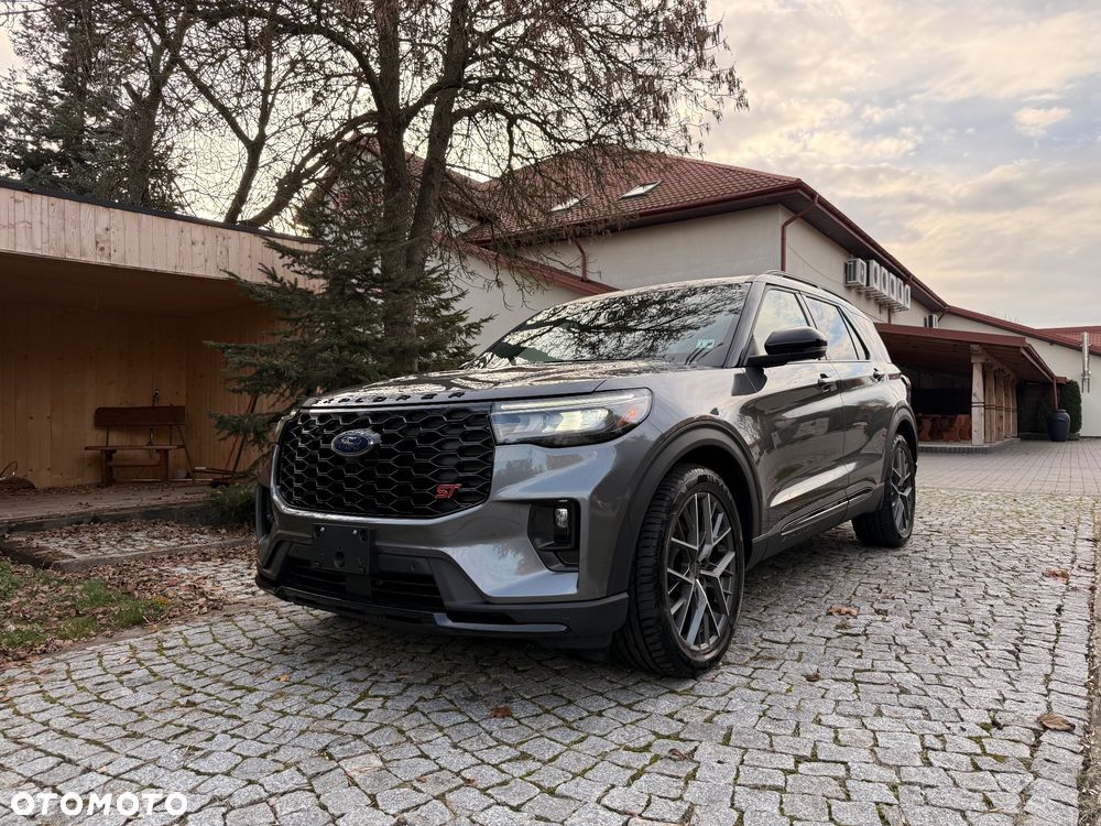 Ford Explorer 2024 photo 2