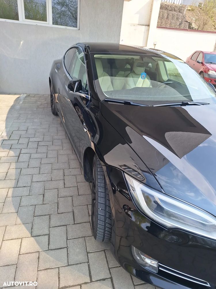 Tesla Model S - 14