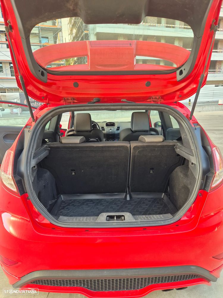 Ford Fiesta 1.6 EcoBoost c/ Pack Pele Desportiva ST - 9