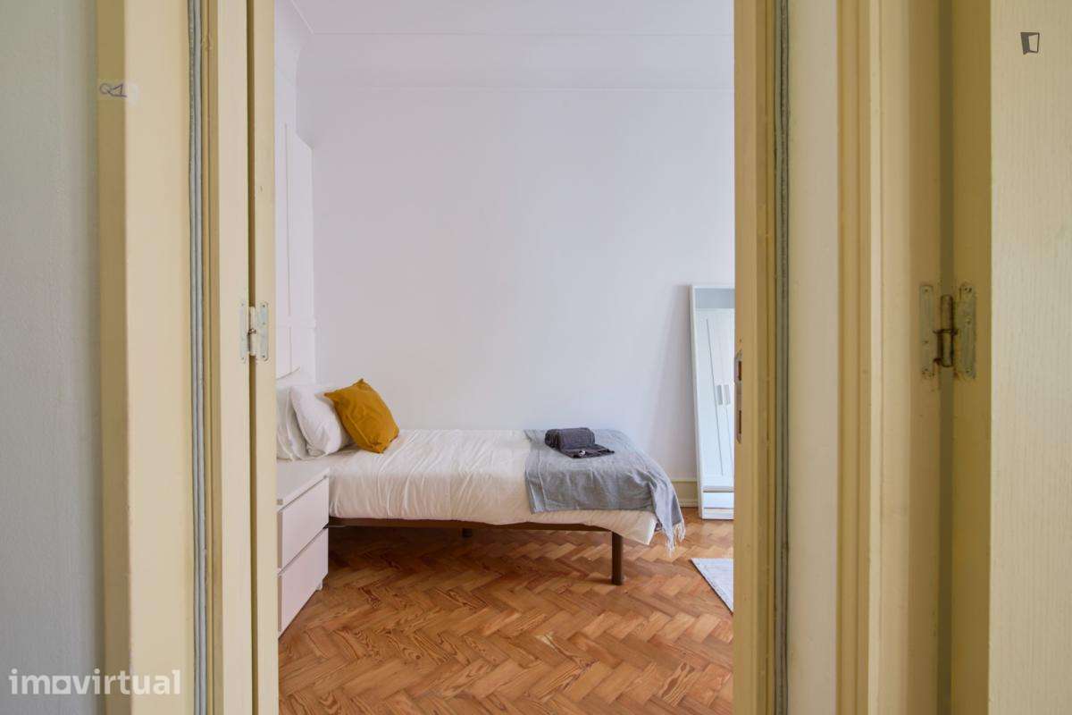 Quarto - localizado em Entrecampos Lisbon - Grande imagem: 3/49
