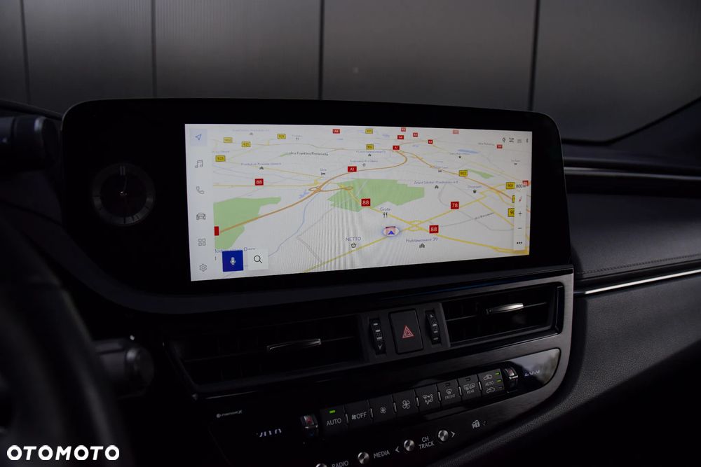 Lexus ES 300h Business Edition - 9