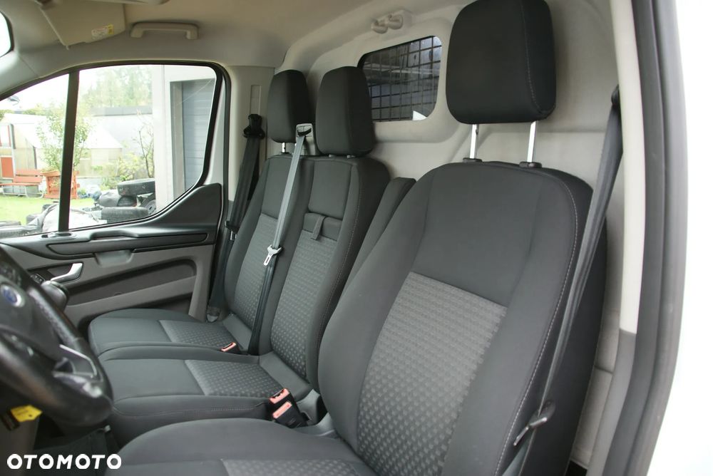 Ford Transit Custom - 23