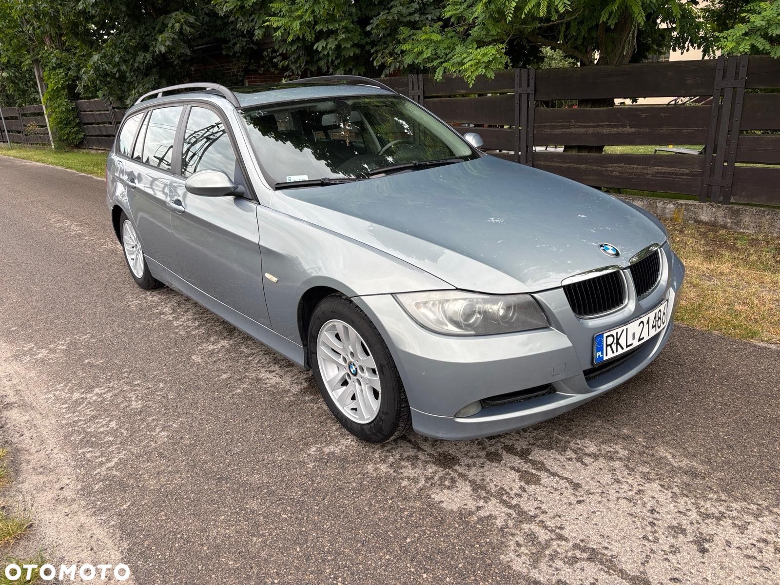BMW Seria 3 320d DPF Touring - 1