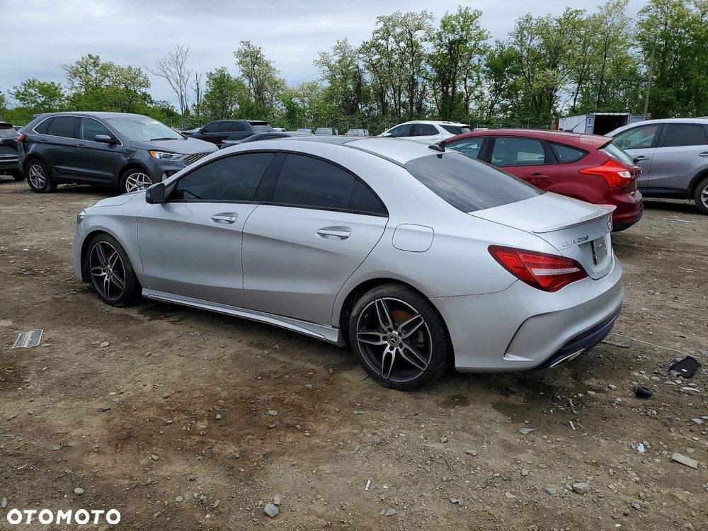 Mercedes-Benz CLA 250 4Matic 7G-DCT AMG Line - 5