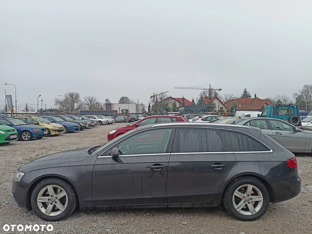Audi A4 Avant 2.0 TDI DPF quattro S tronic Attraction - 2