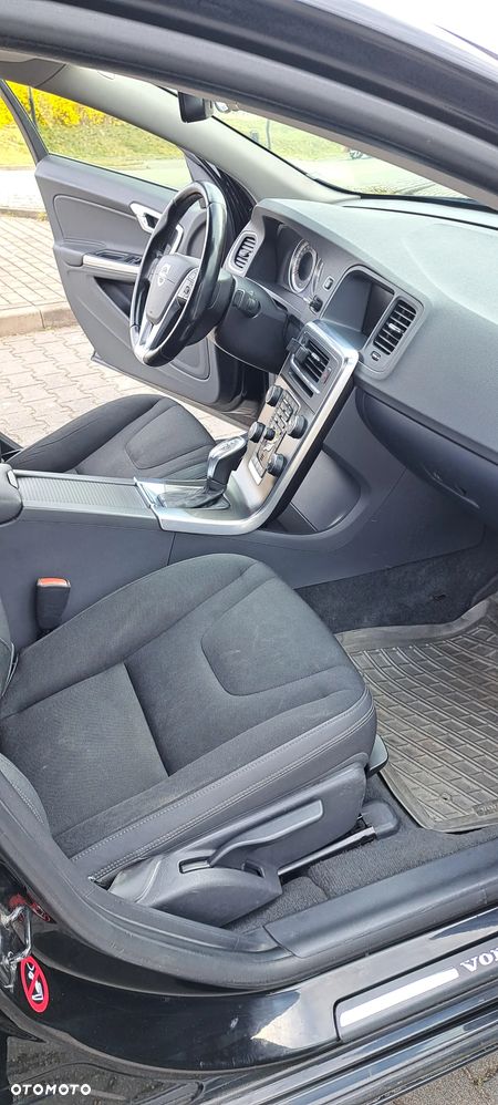 Volvo V60 D3 Geartronic Momentum - 19