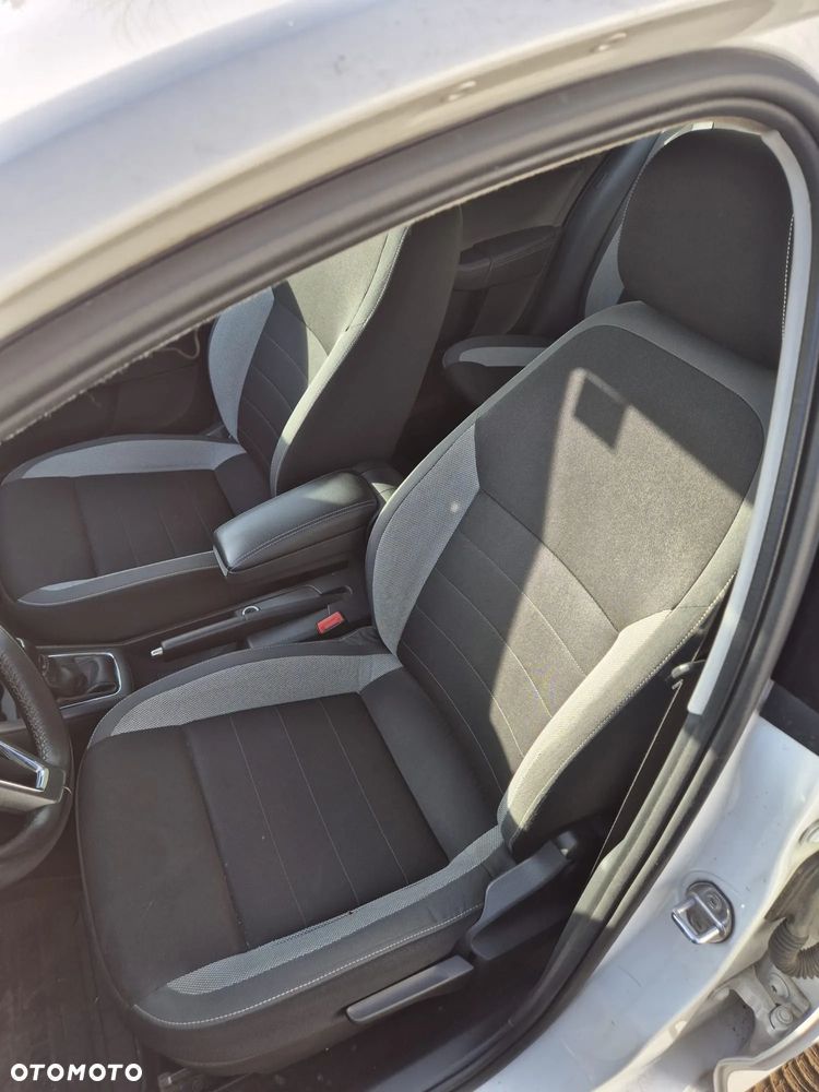 Skoda RAPID - 6