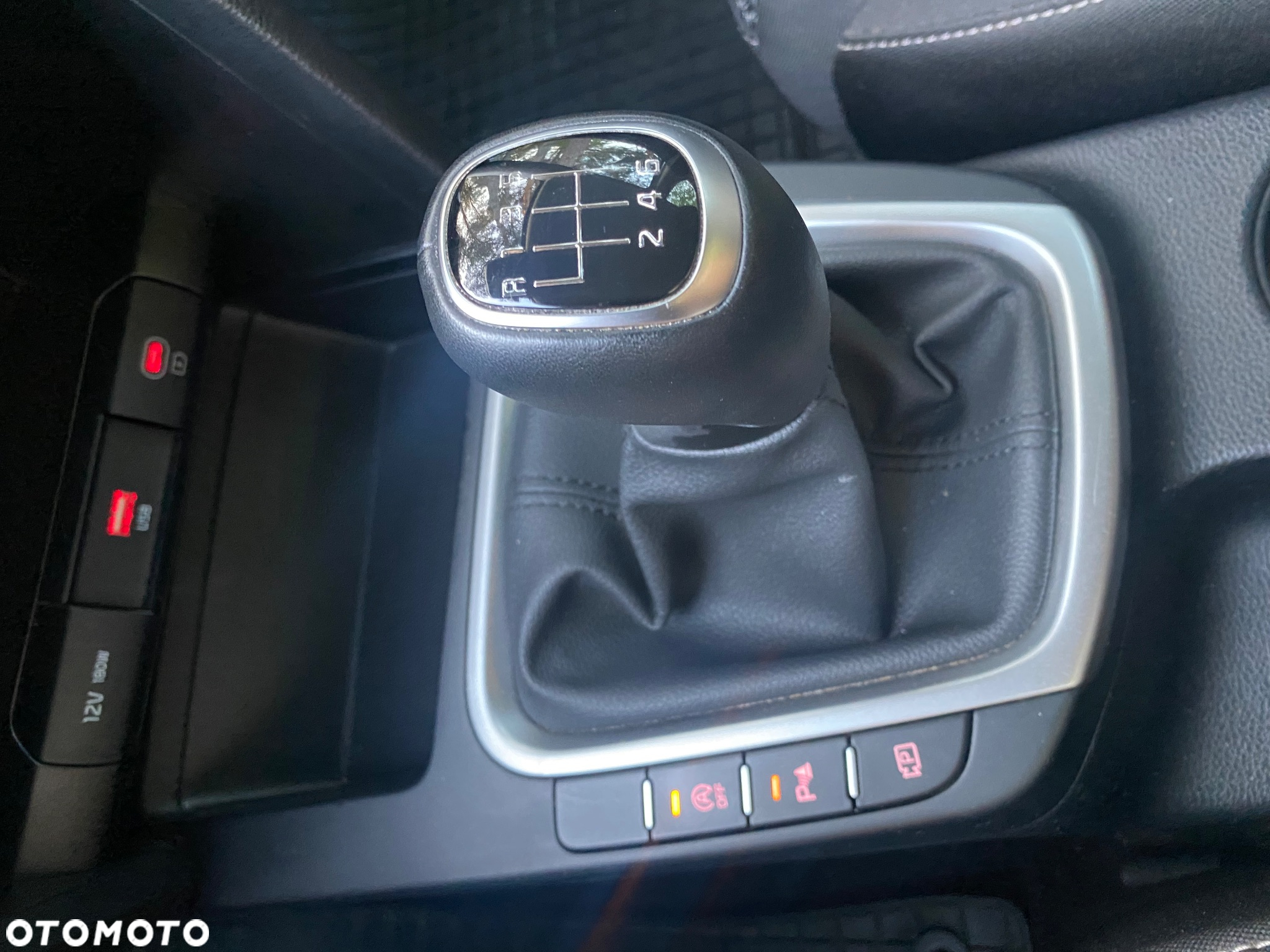 Kia Ceed 1.5 T-GDI M - 22