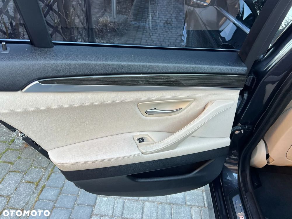 BMW Seria 5 520d xDrive Luxury Line - 27