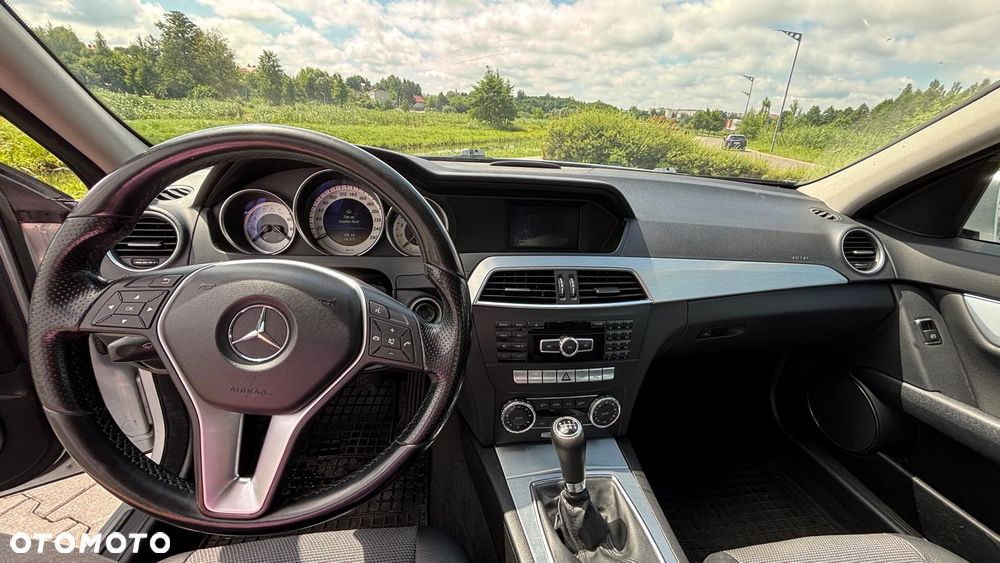 Mercedes-Benz Klasa C 180 CGI BlueEff Avantgarde - 6