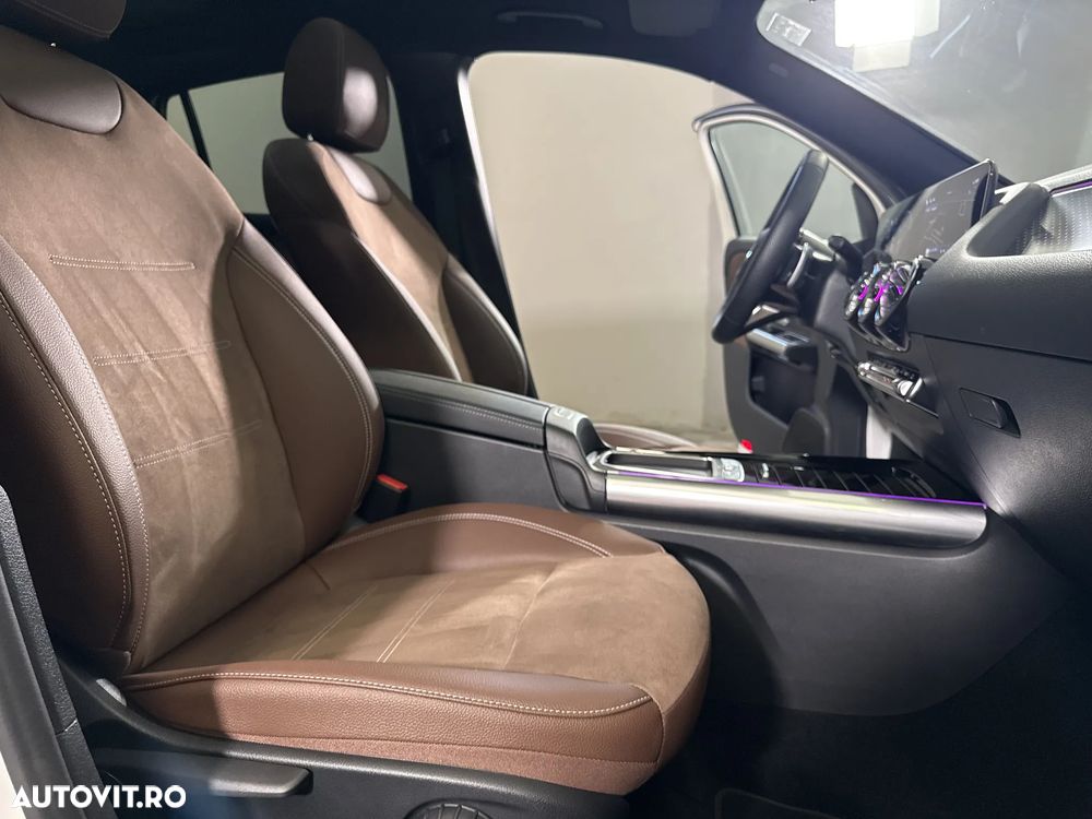 Mercedes-Benz GLA - 12