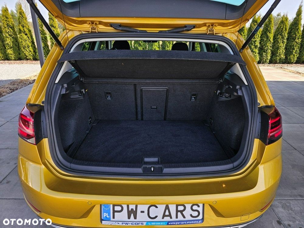 Volkswagen Golf - 34