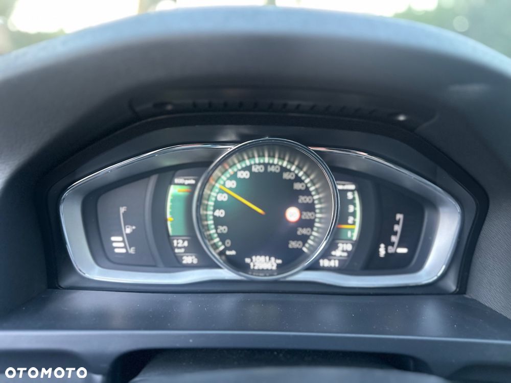 Volvo V60 D4 Drive-E Dynamic Edition (Momentum) - 19