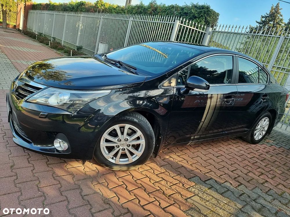 Toyota Avensis 2.0 Premium - 16