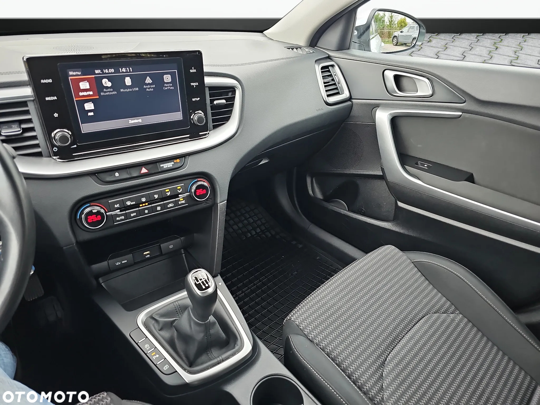 Kia Ceed 1.5 T-GDI M - 19