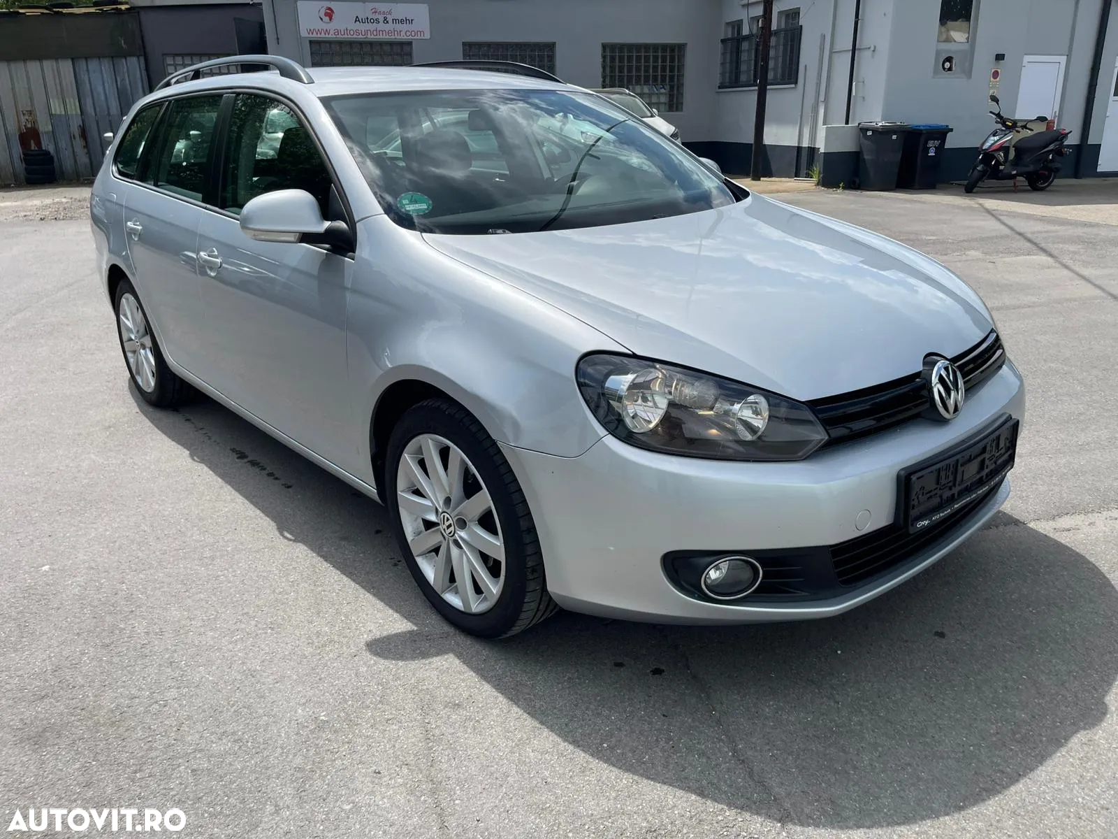 Volkswagen Golf 1.6 TDI BlueMotion Technology DPF Comfortline - 2