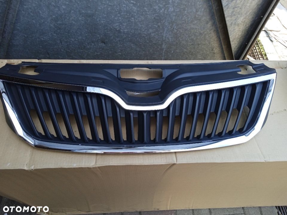 ATRAPA GRILL SKODA RAPID 12- NOWA - 2
