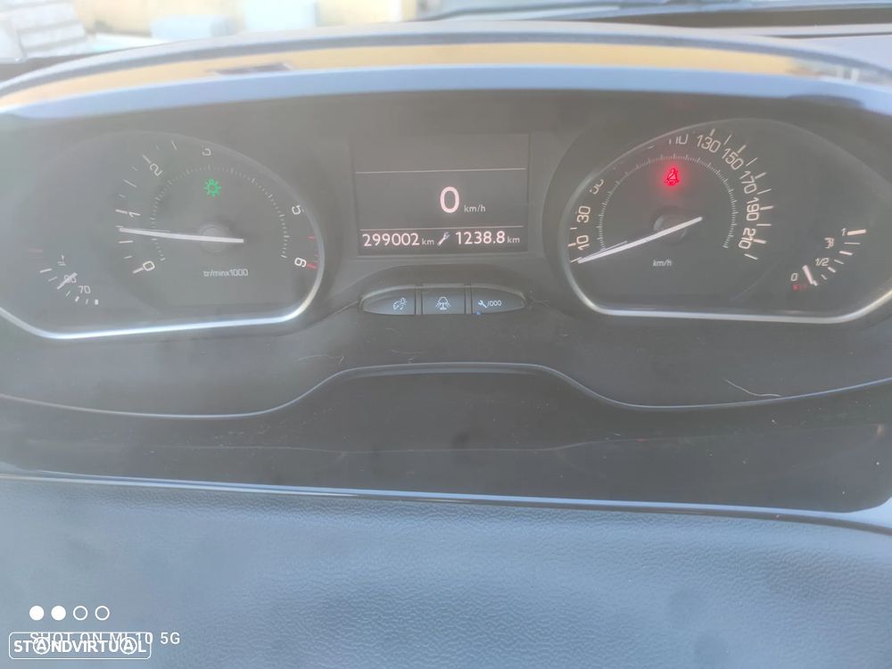 Peugeot 208 1.6 e-HDi Allure - 3