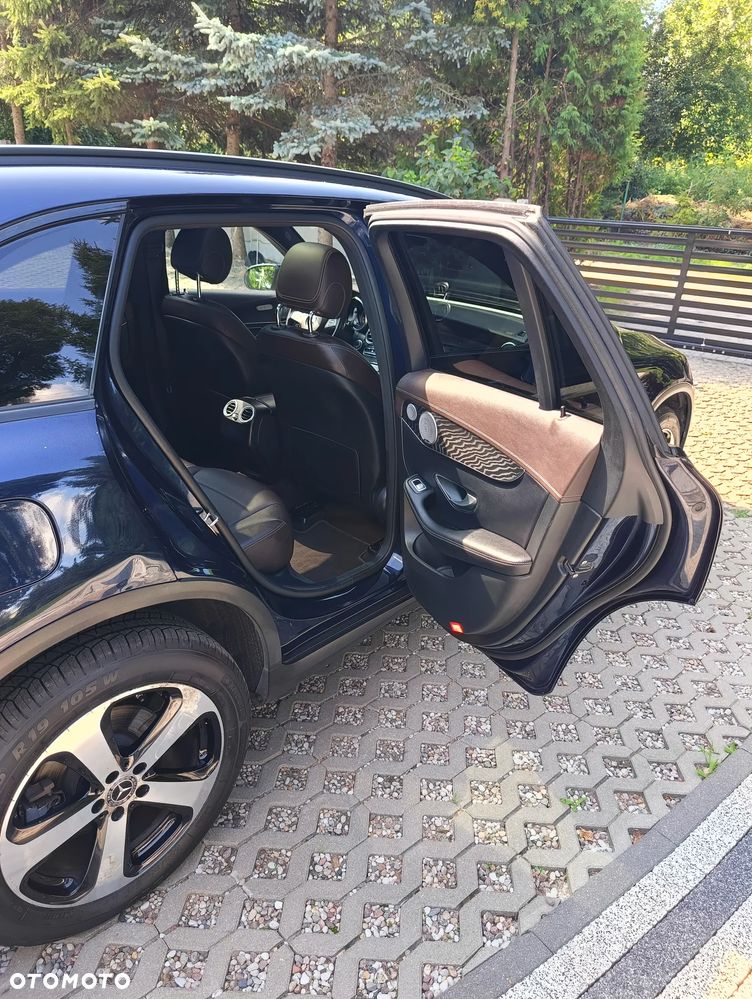 Mercedes-Benz GLC - 24