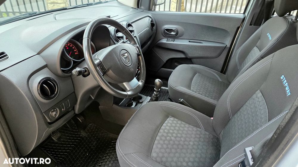 Dacia Lodgy 1.5 dCi Stepway - 11