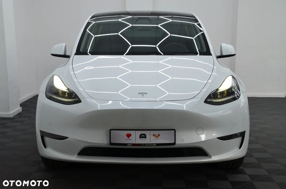 Tesla Model Y Long Range AWD - 4