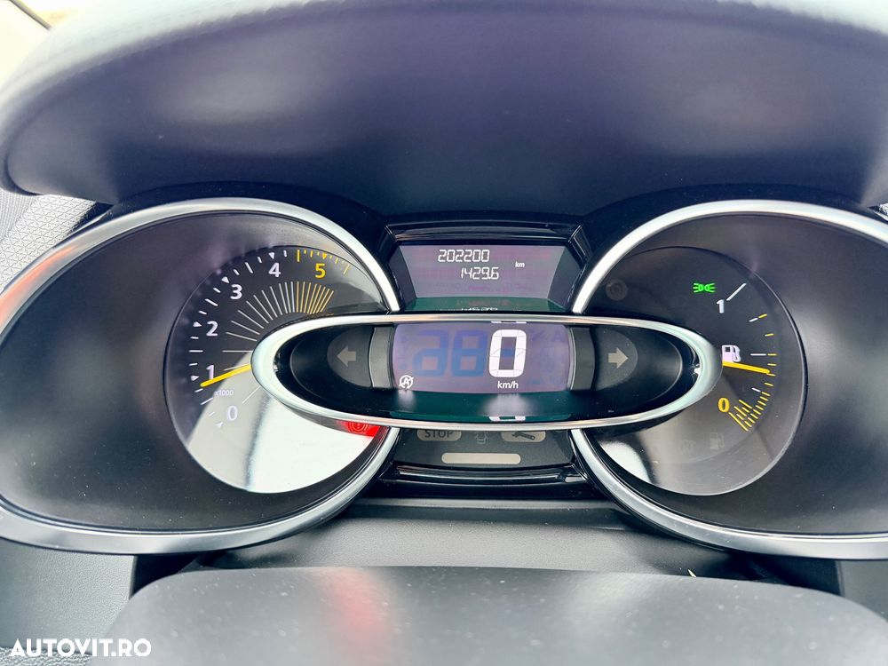 Renault Clio III 1.5dCi Night&Day - 12