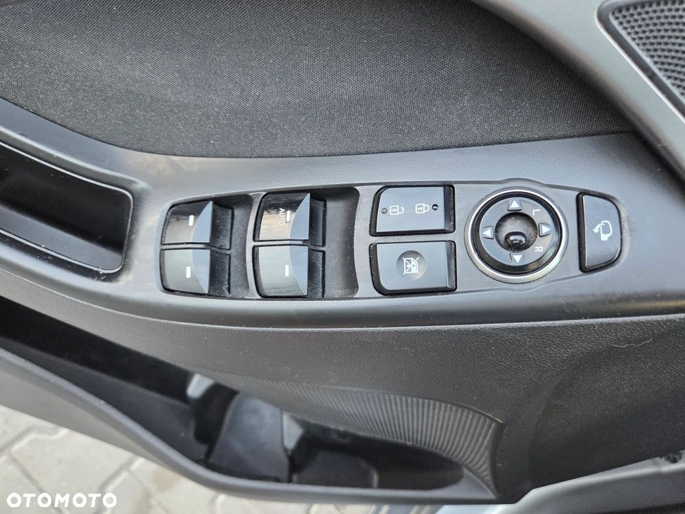 Hyundai Elantra 1.6 Comfort - 11
