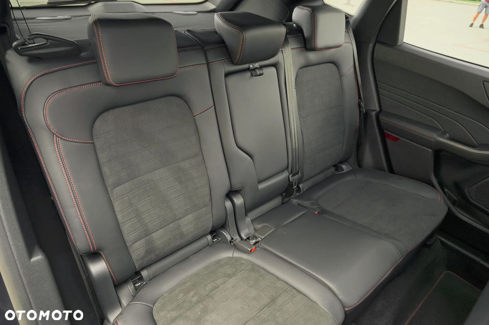 Ford Kuga 2.0 EcoBlue 4x4 ST-LINE X - 25