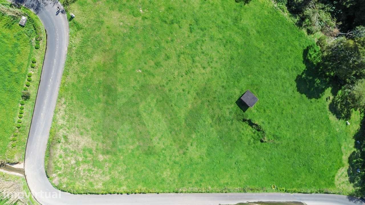 Terreno de 9.700 m2 com Elevado Potencial Turístico e Habitacional - Grande imagem: 4/17