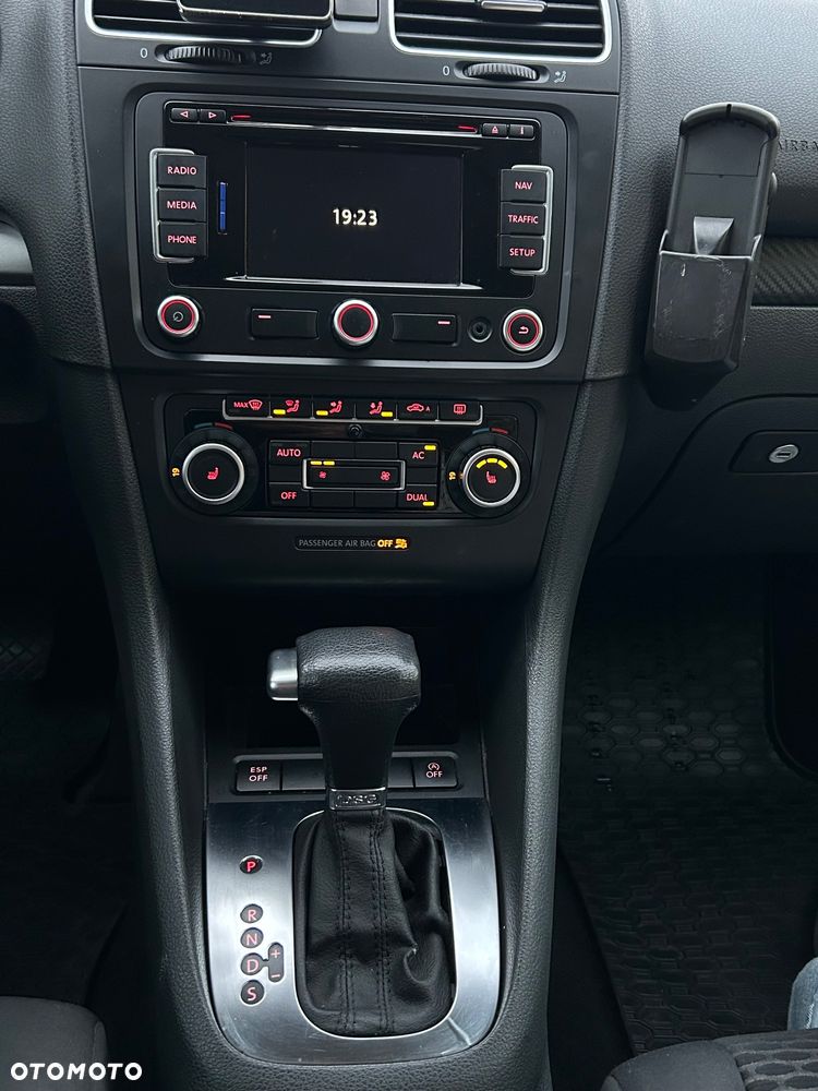 Volkswagen Golf 1.6 TDI Highline DSG - 21