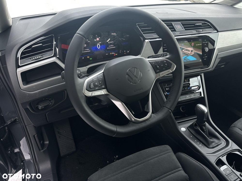 Volkswagen Touran - 10