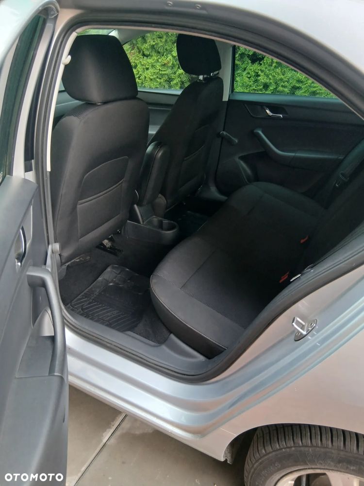 Skoda RAPID - 13