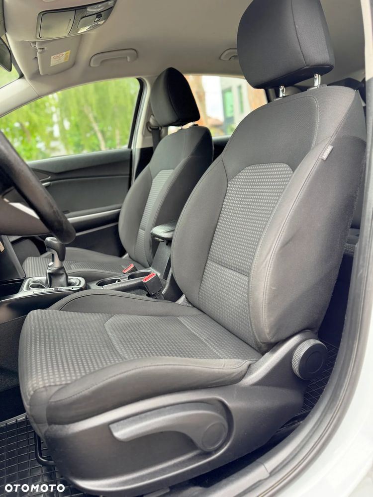 Kia Ceed 1.4 L - 19