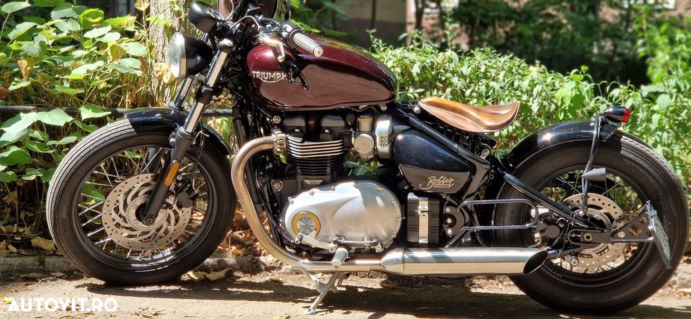 Triumph Bonneville Bobber - 2