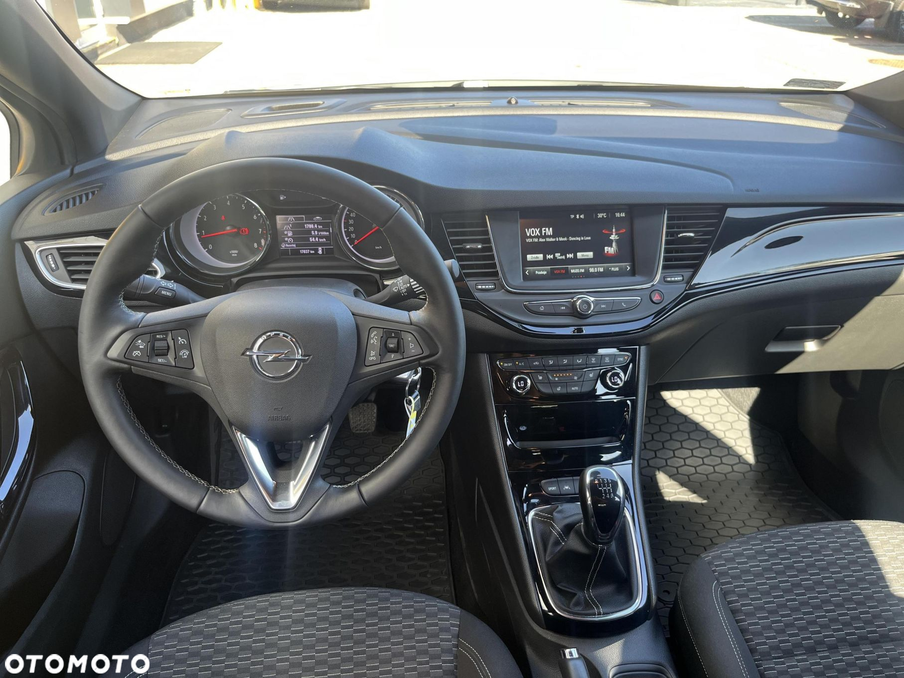 Opel Astra V 1.4 T Dynamic S&S - 13