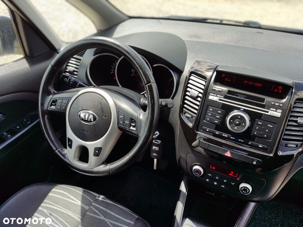 Kia Venga - 12