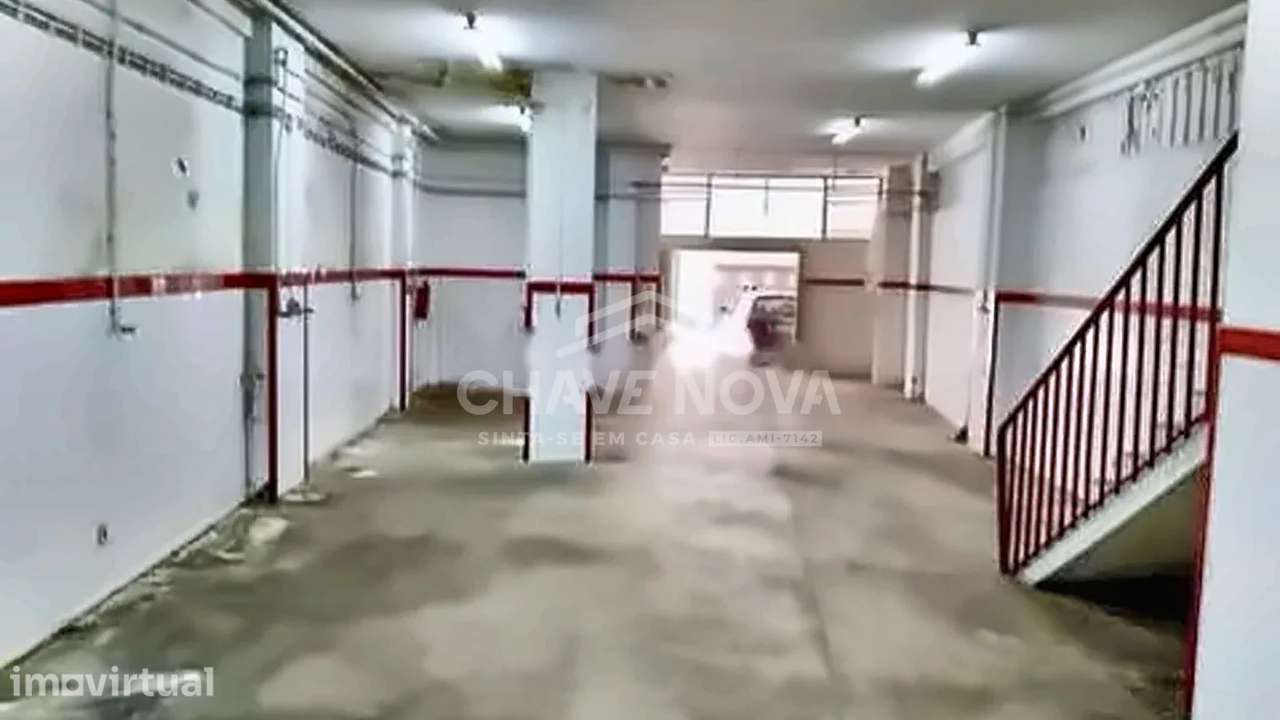 Armazém / Espaço Comercial c/ Terraço no Bonfim (Porto) - Grande imagem: 3/5