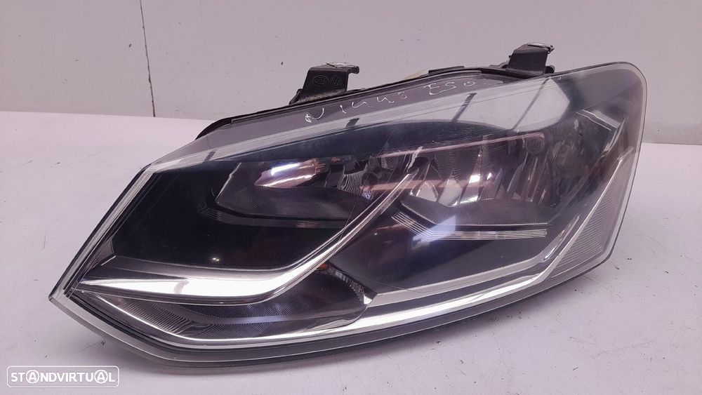 Ótica / farol esquerda VOLKSWAGEN Polo (6R, 6C) - 1