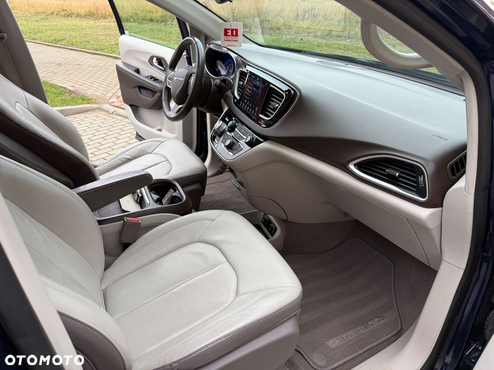 Chrysler Pacifica - 37