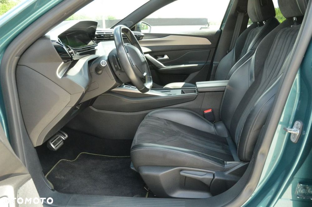 Peugeot 308 BlueHDi 130 EAT8 GT EXCLUSIVE - 27