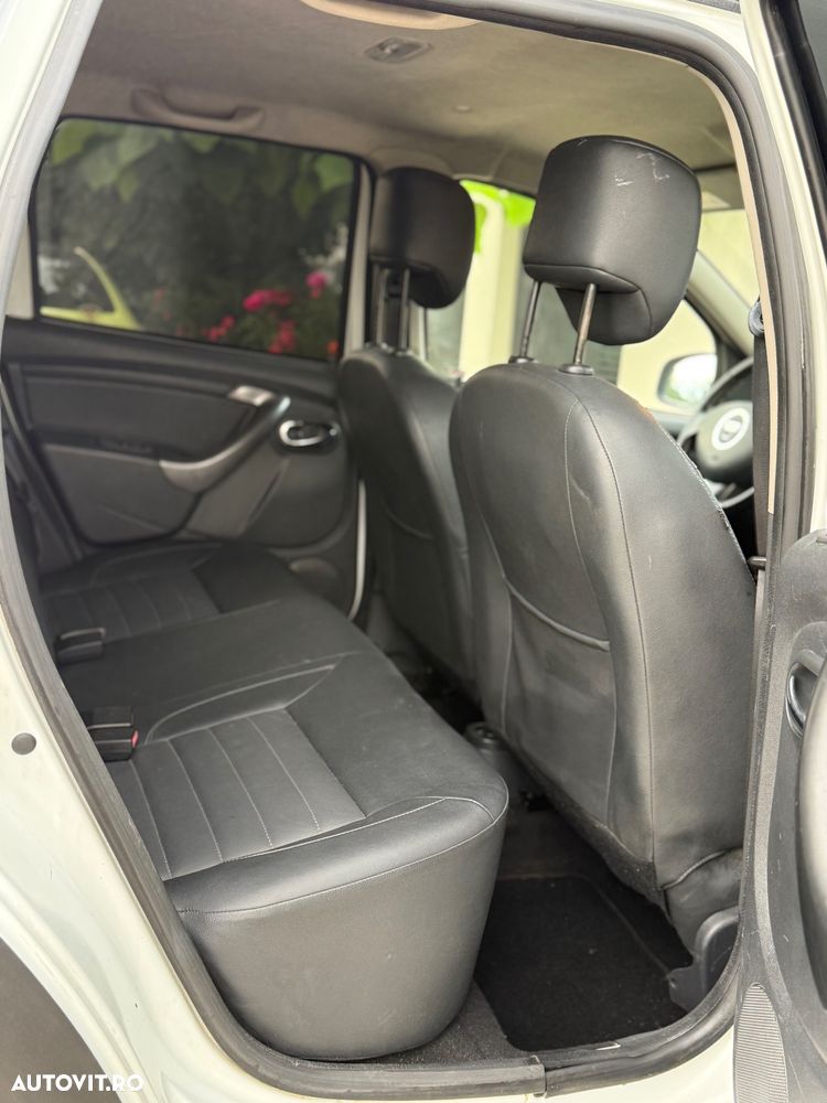 Dacia Duster 1.6 4x2 Laureate - 9