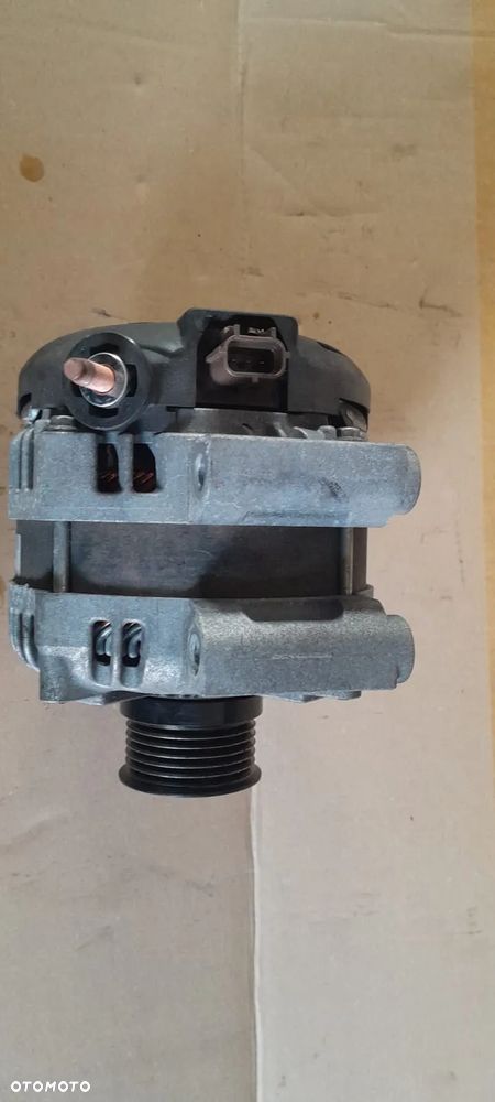 jeep cherokee wk2 3.0 alternator 104210-6592 - 1