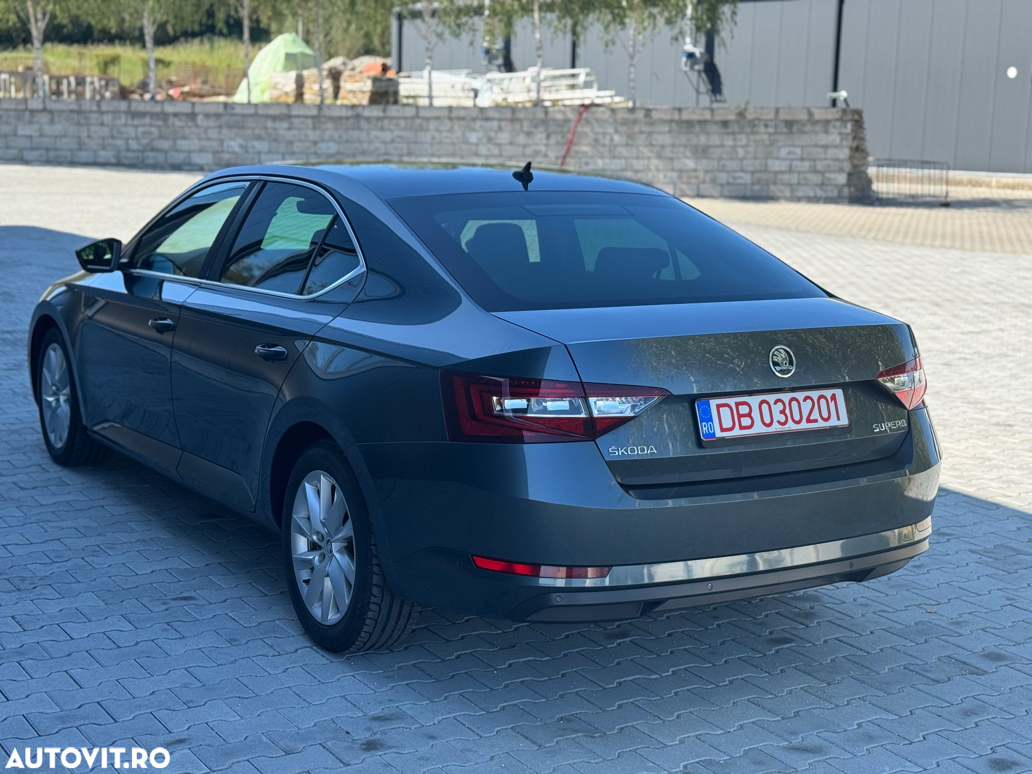Skoda Superb 2.0 TDI DSG Style - 10