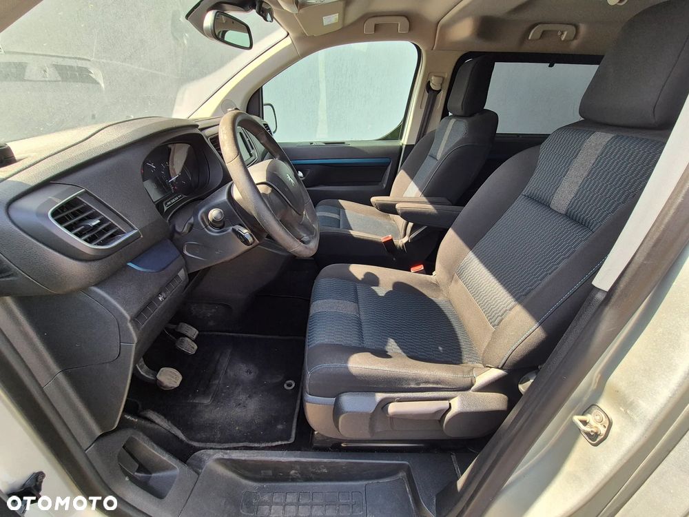 Peugeot Traveller - 10
