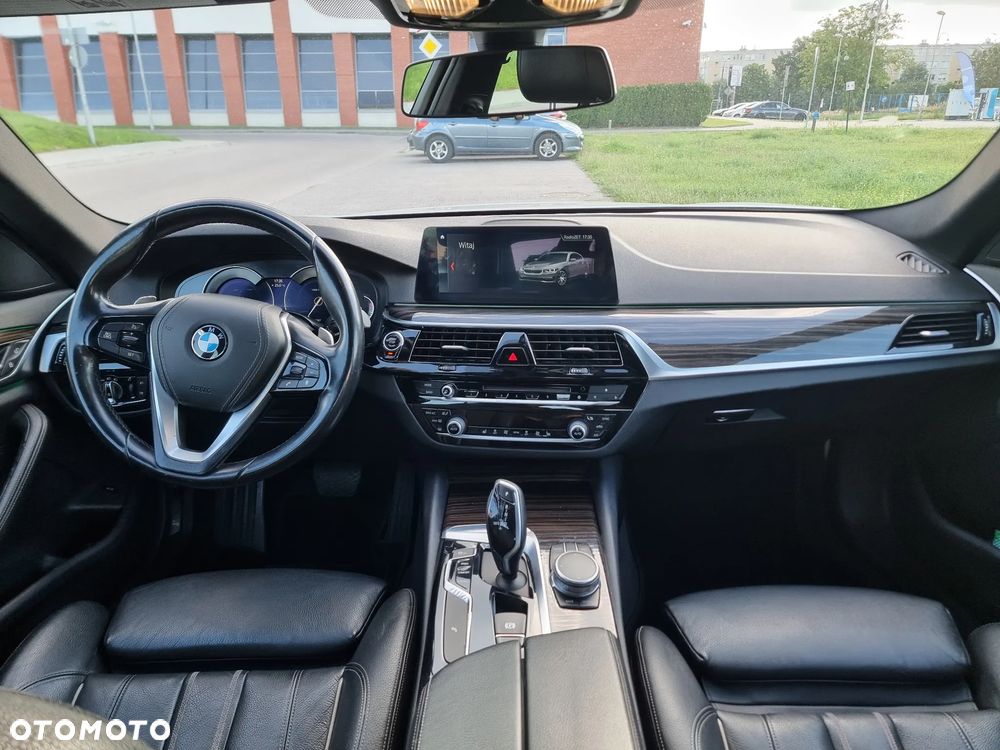 BMW Seria 5 530i Sport Line sport - 10