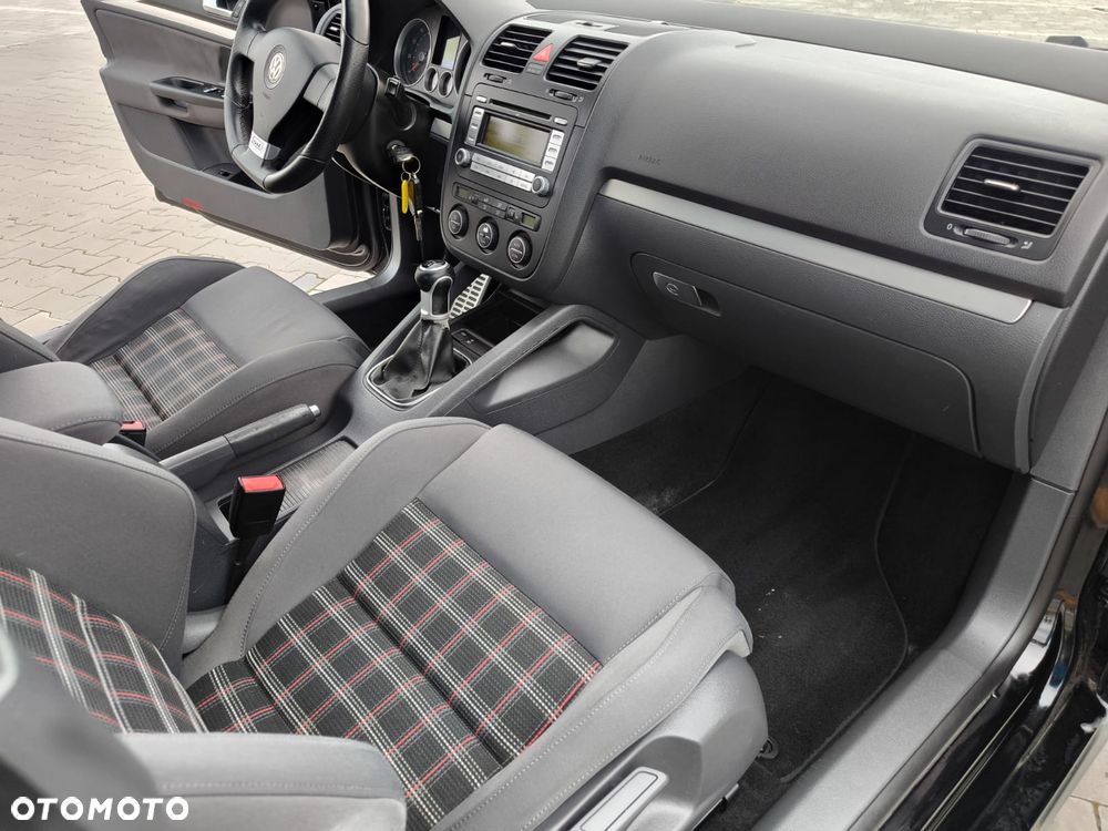 Volkswagen Golf 2.0 GTI - 9